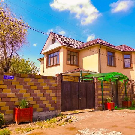 Kurak Homestay Bishkek Exterior photo