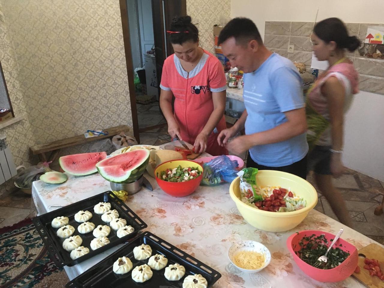 Kurak Homestay Bishkek Exterior photo