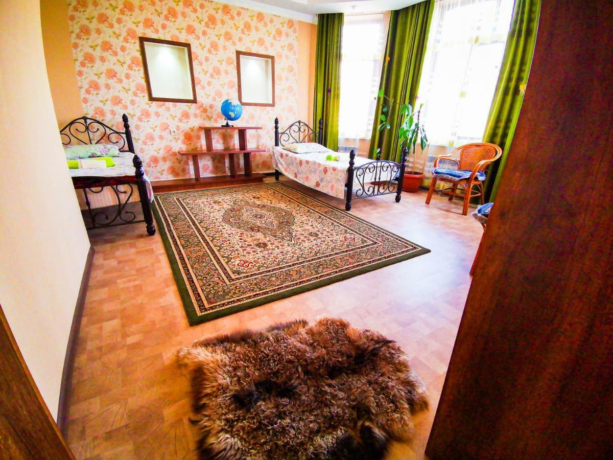 Kurak Homestay Bishkek Exterior photo